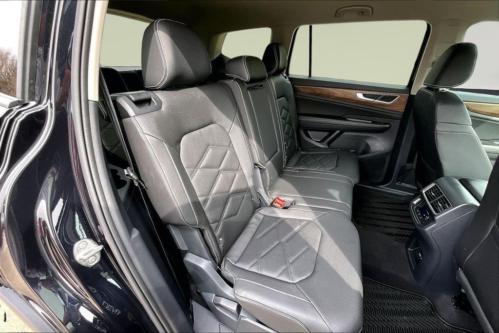 New 2026 Black Volkswagen 2.0T SE image 10