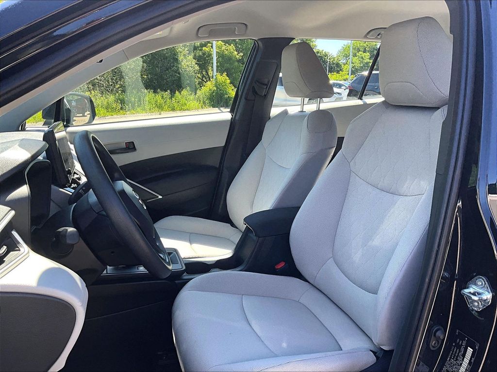 2026 Toyota Corolla Cross — photo 10