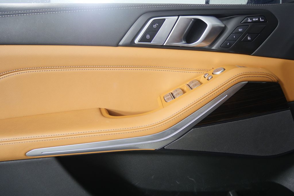 Thumbnail: 2024 BMW X7 - 8