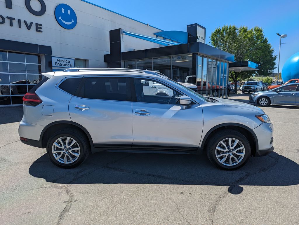 2020 Nissan Rogue SV 2