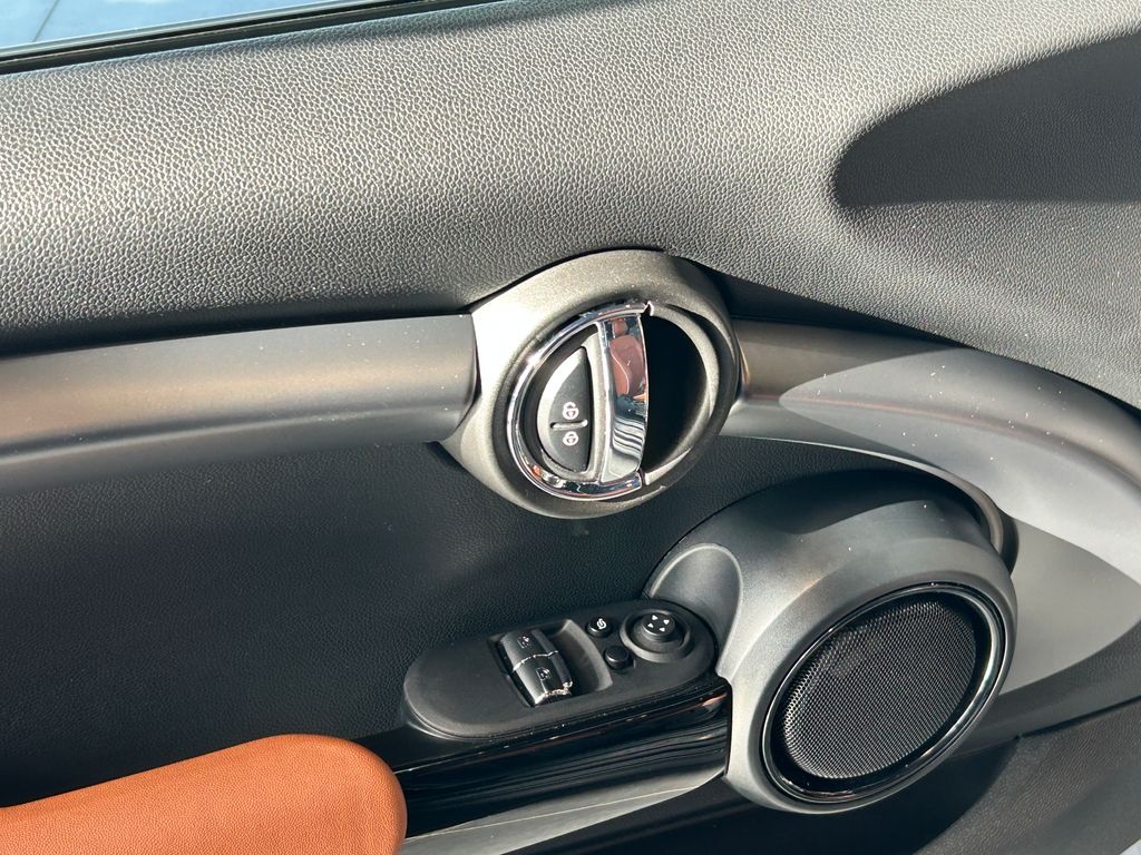 Thumbnail: 2023 MINI Cooper - 12