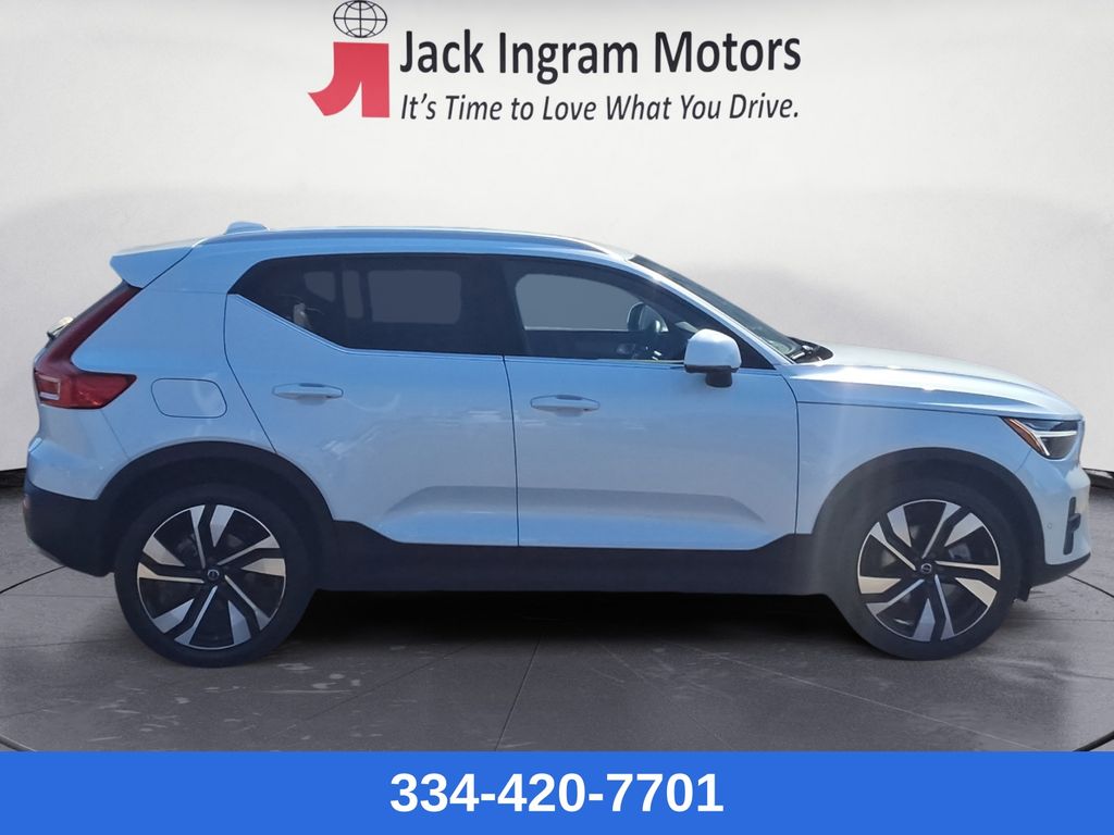 used 2023 Volvo XC40 car, priced at $29,397