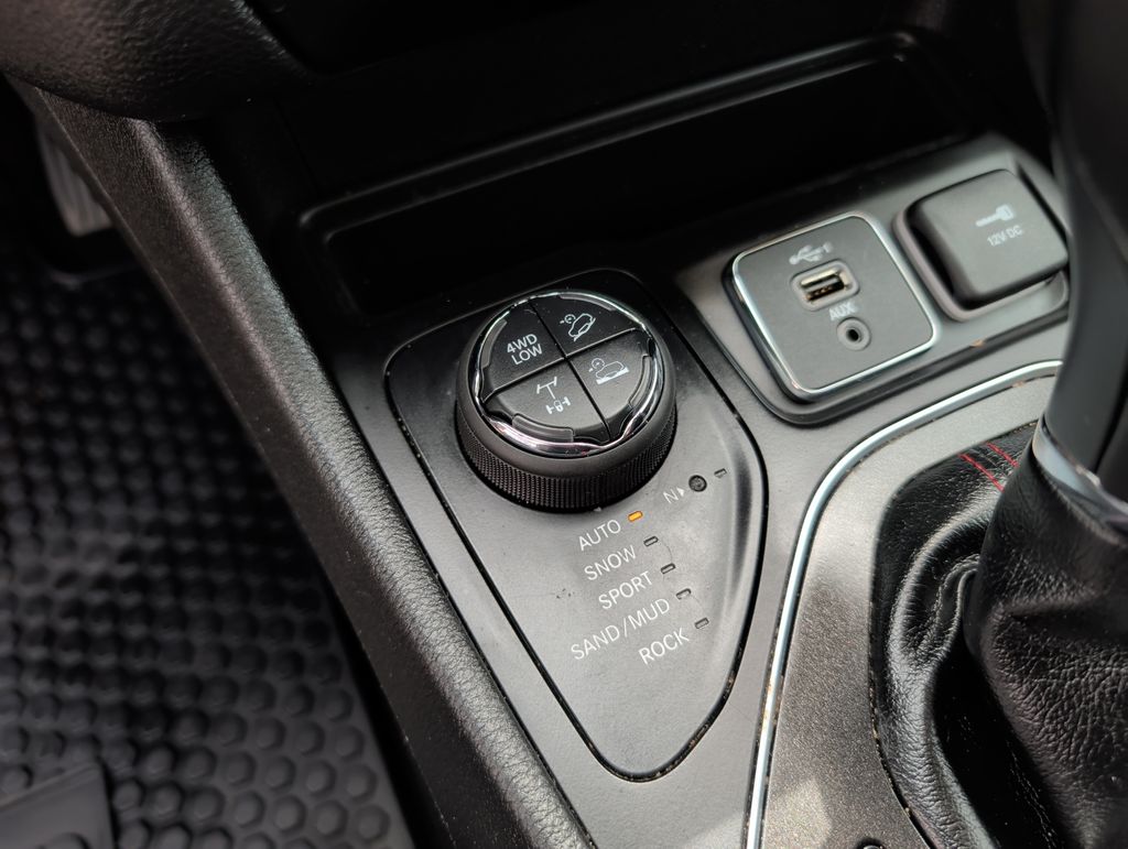Used 2021 Jeep Cherokee SUV