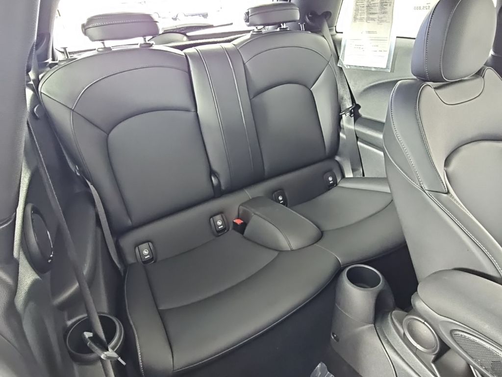 Thumbnail: 2023 MINI Cooper - 21