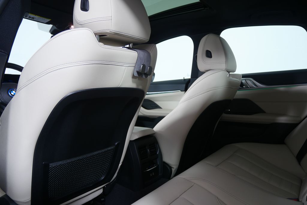 Thumbnail: 2023 BMW i4 - 18