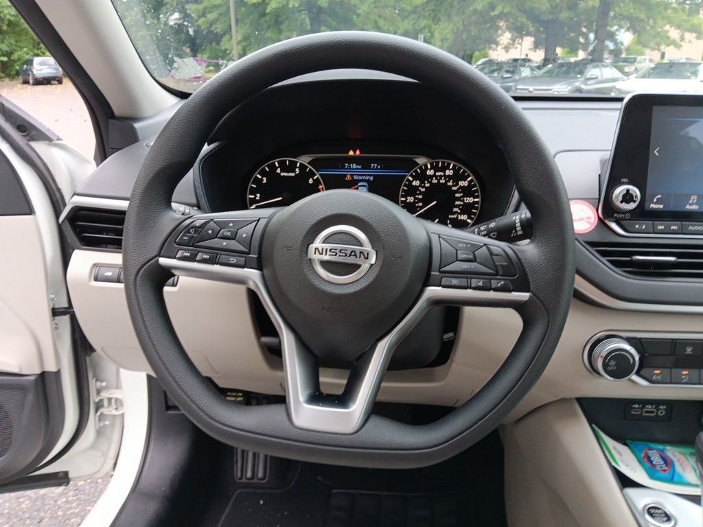 2022 Nissan Altima 2.5 SV 14