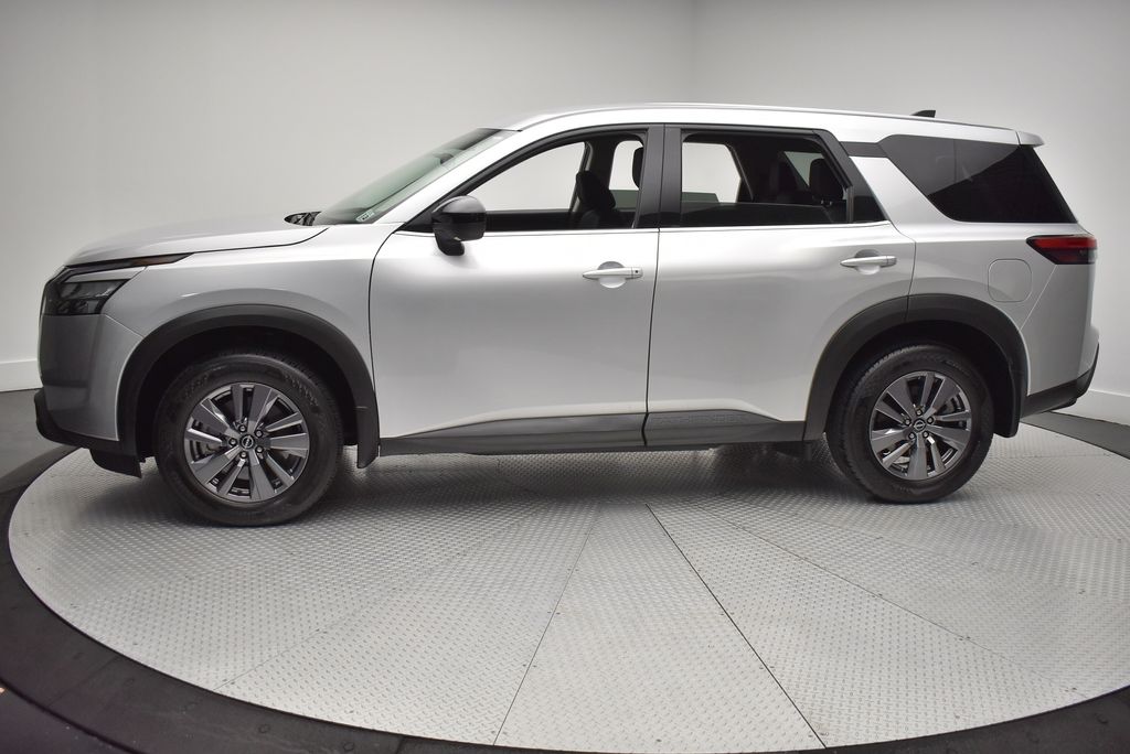 Thumbnail: 2023 Nissan Pathfinder - 8
