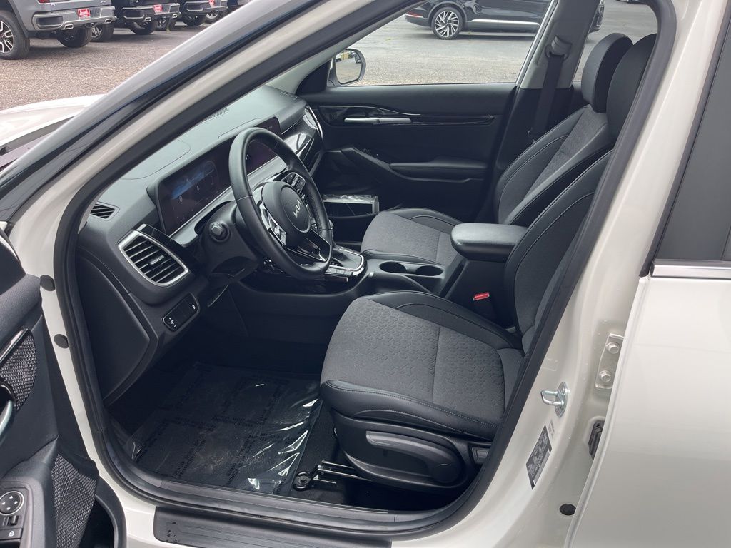 Used 2024 White Kia X-Line image 42