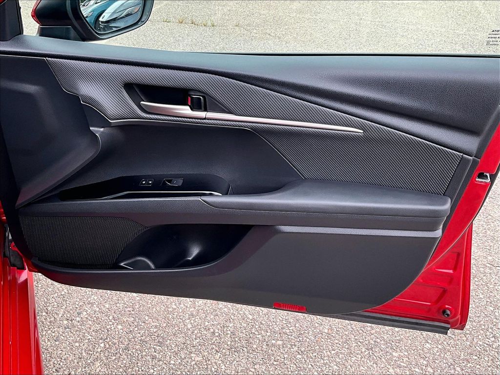 2025 Toyota Camry — photo 12