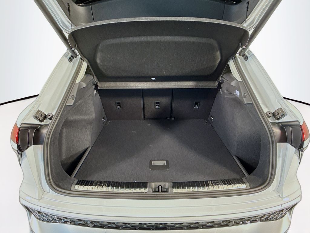 Thumbnail: 2026 Audi Q3 - 30