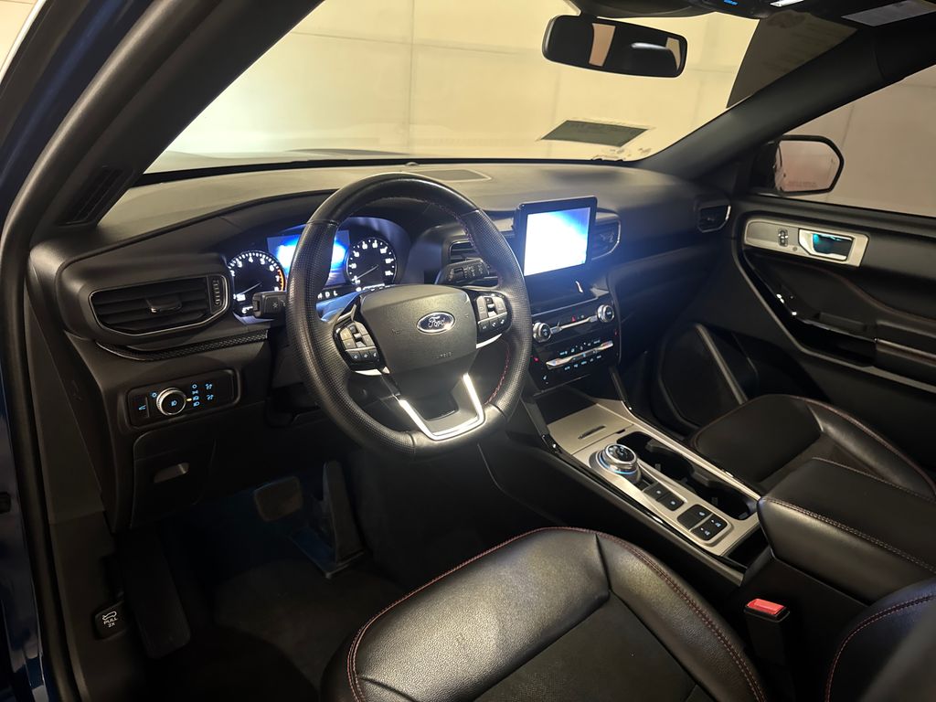 2022 Atlas Blue Metallic Ford Explorer ST-Line RWD SUV