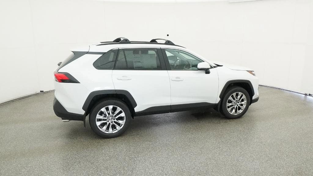 Thumbnail: 2025 Toyota RAV4 - 21