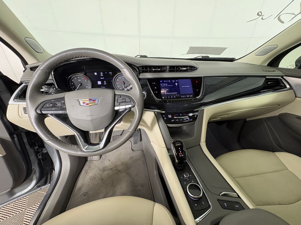 2024 Argent Silver Metallic Cadillac XT6 Premium Luxury FWD SUV