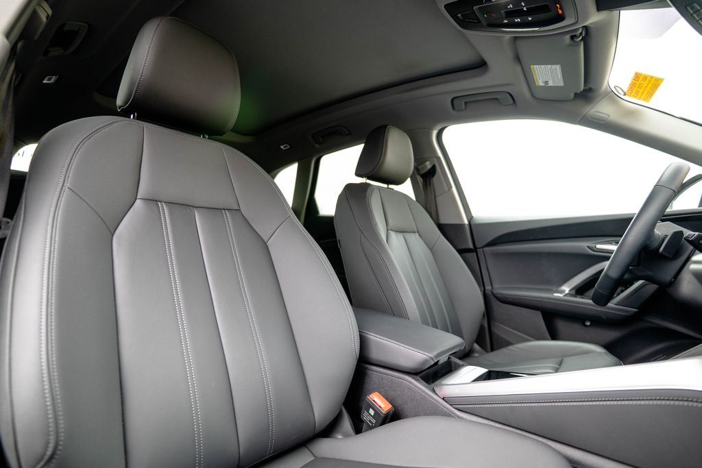 2025 Audi Q5 Premium - Photo 17