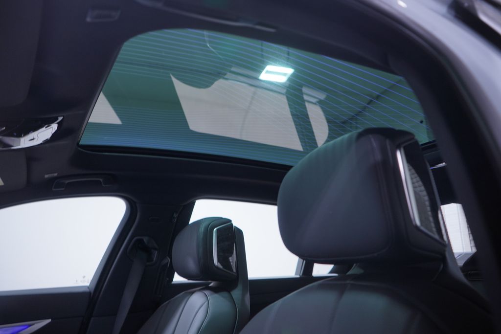 Thumbnail: 2026 BMW 7 Series - 8