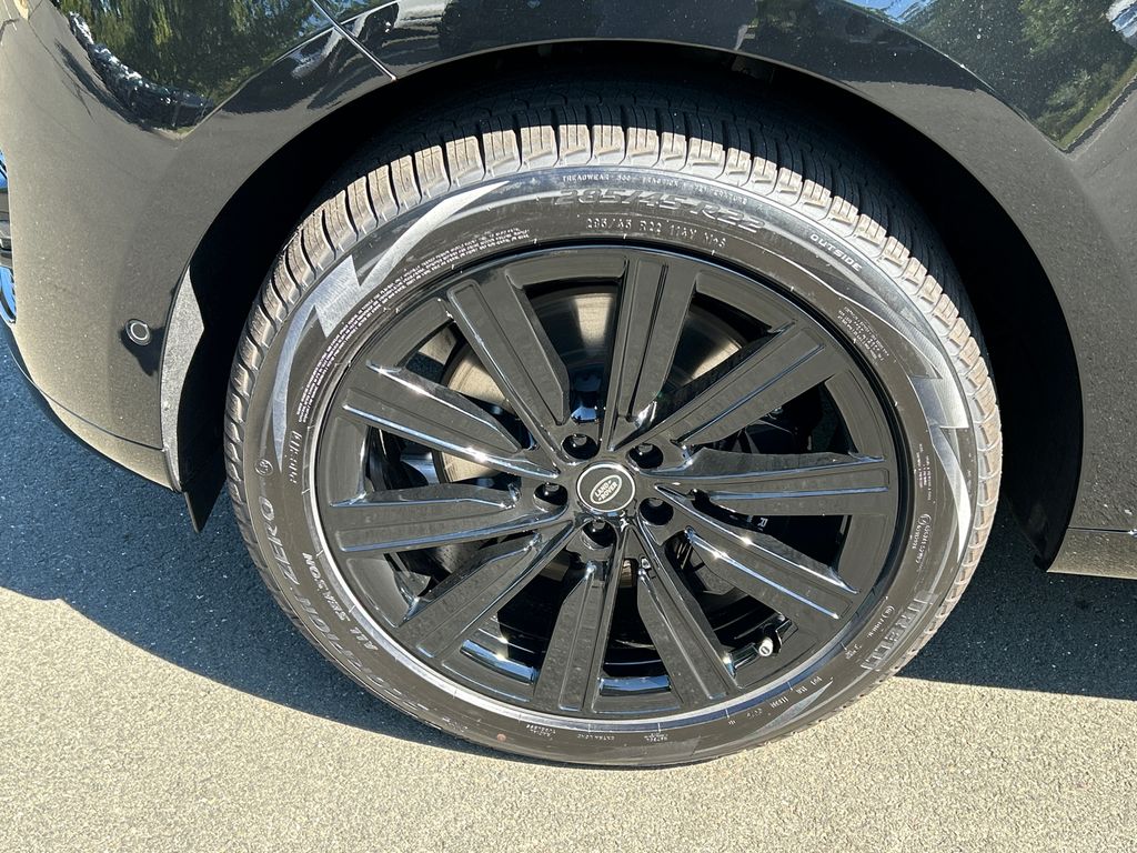 new 2025 Land Rover Range Rover Plug-In Hybrid car, priced at $130,292