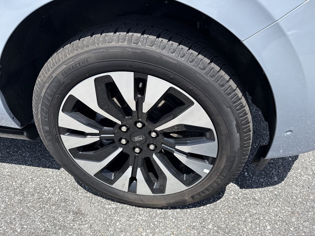 Used 2025 Ford Expedition SUV