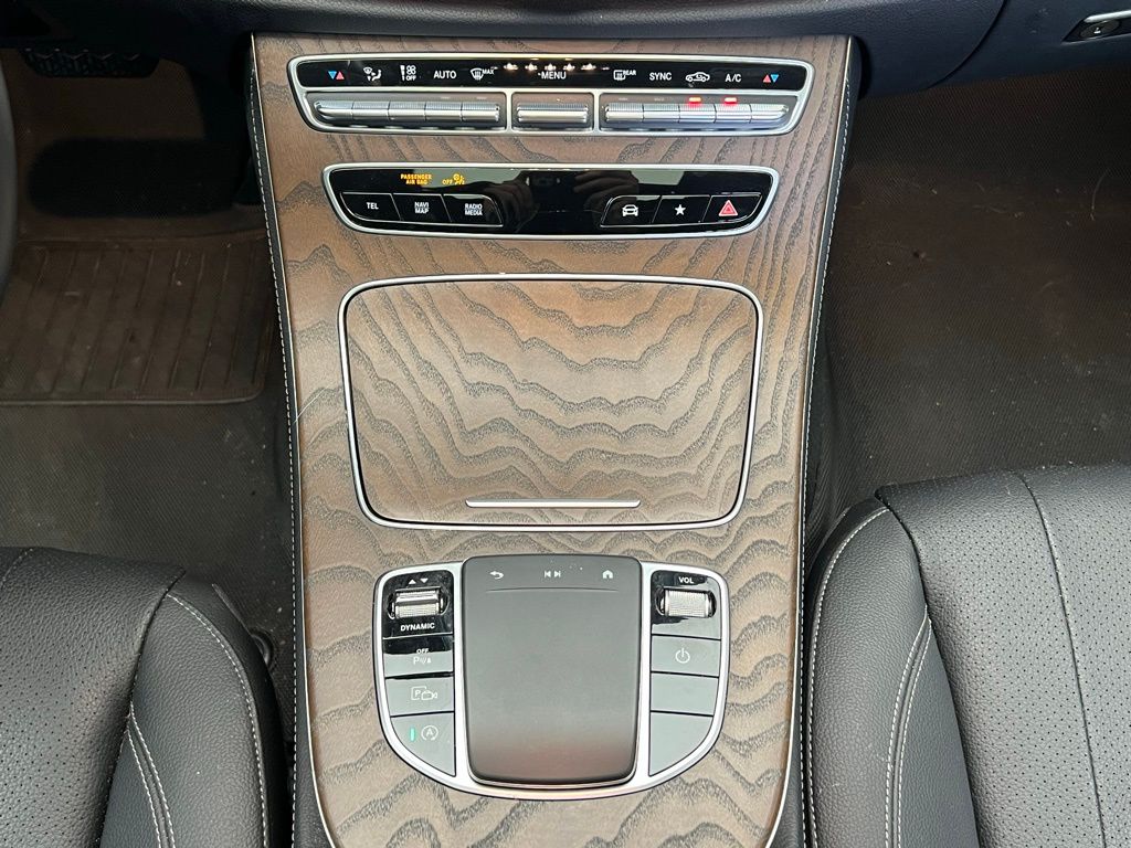 Thumbnail: 2022 Mercedes-Benz E-Class - 12