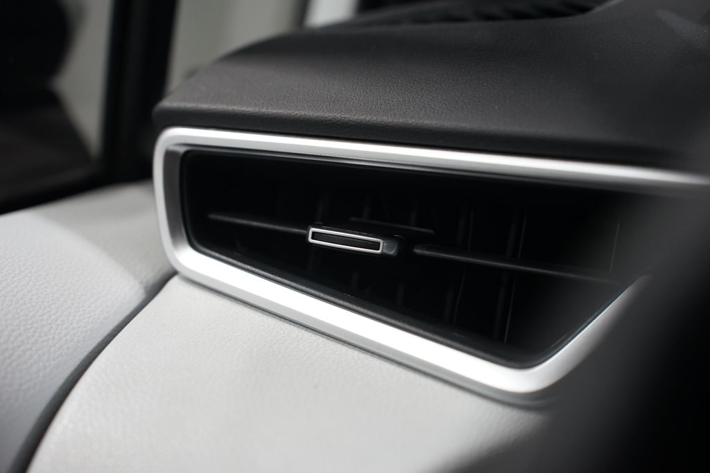 Thumbnail: 2022 Toyota Corolla - 24