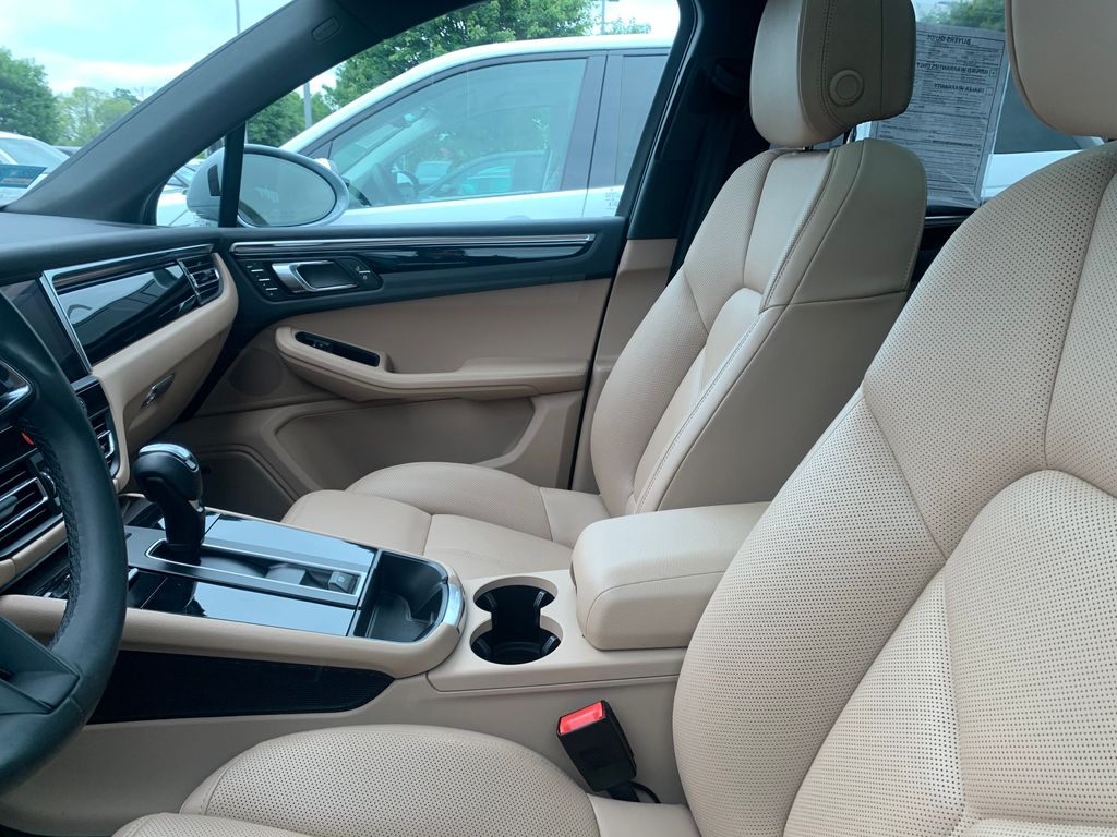 2024 Porsche Macan Base 11