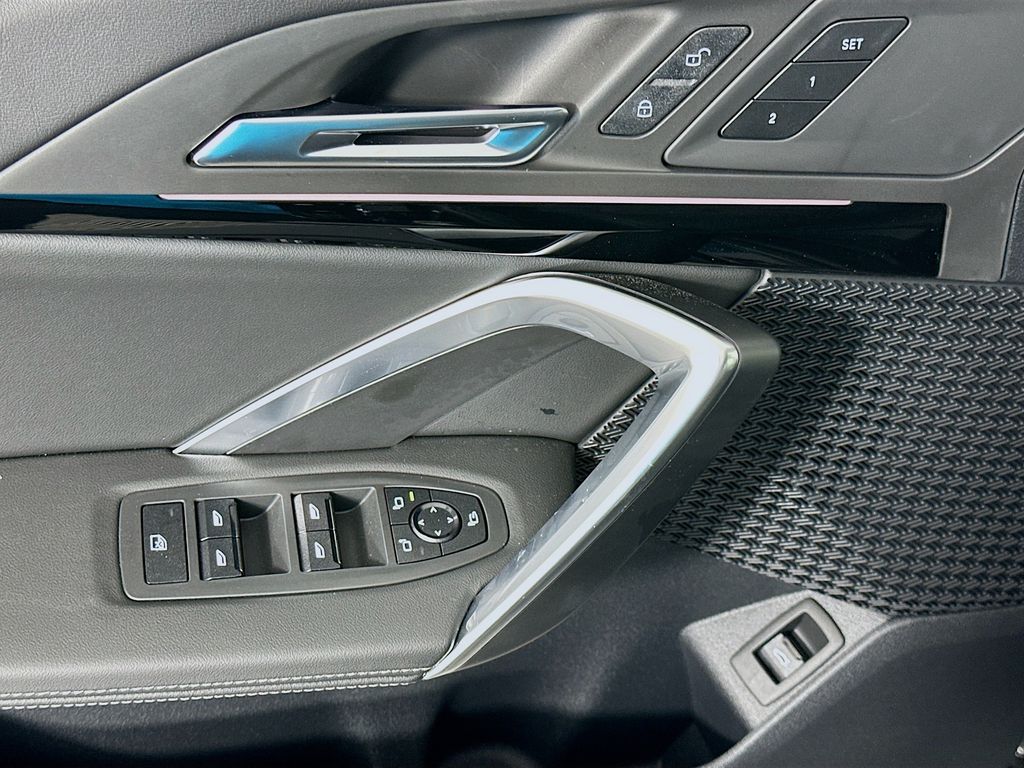Thumbnail: 2026 BMW X1 - 20
