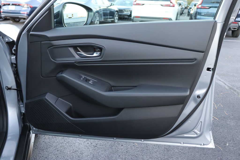 2025 Honda Accord SE 19