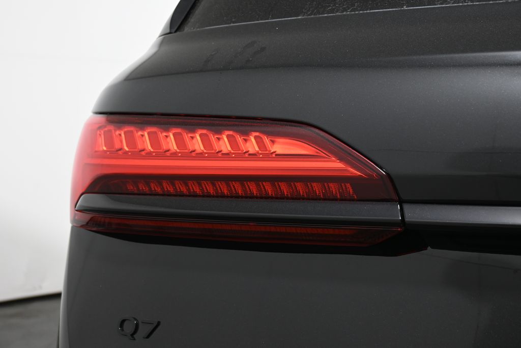Thumbnail: 2026 Audi Q7 - 12
