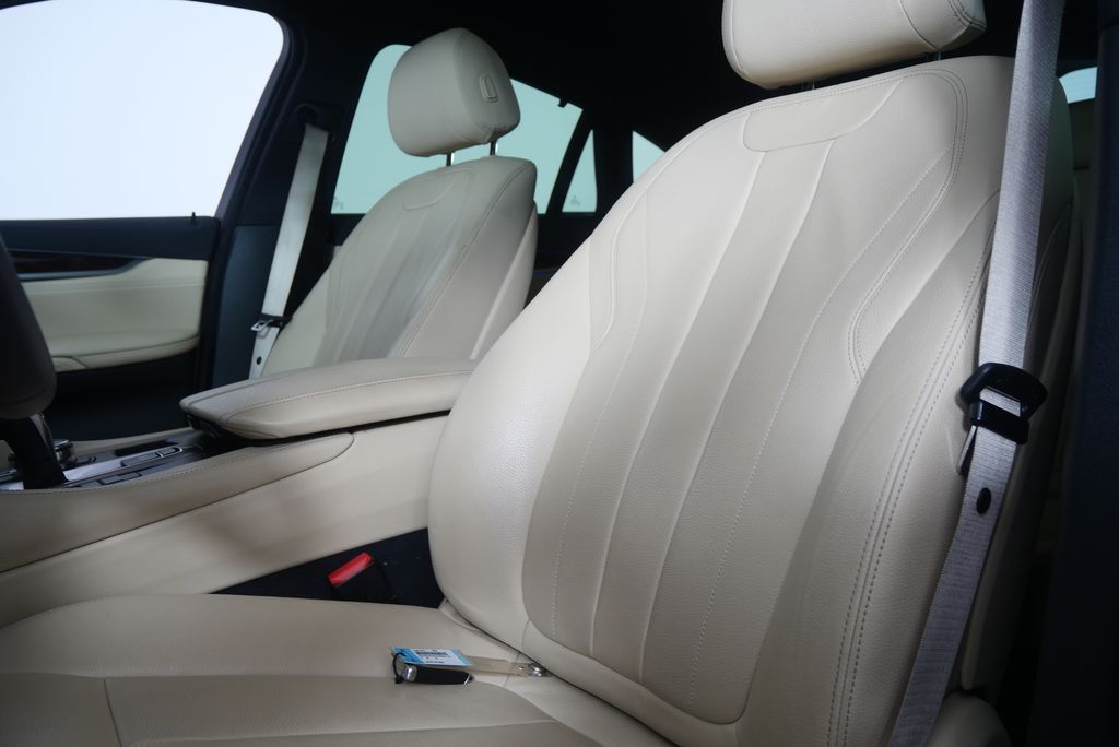 Thumbnail: 2019 BMW X6 - 10