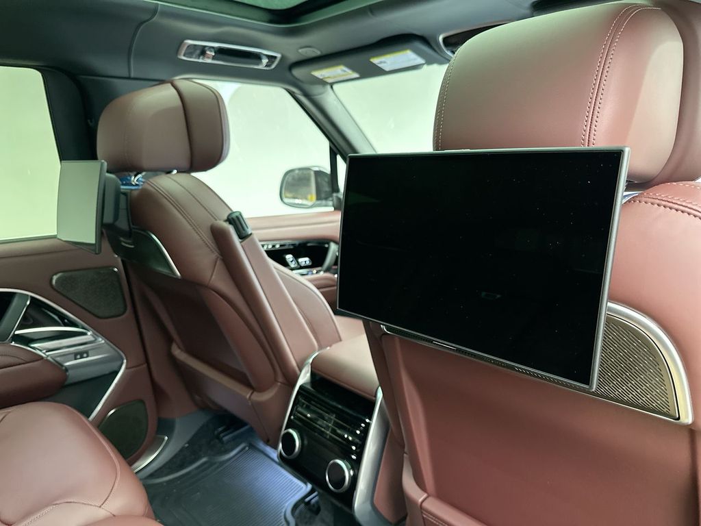 2025 Land Rover Range Rover Autobiography 8