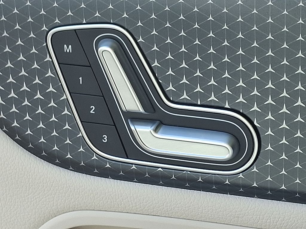 Thumbnail: 2025 Mercedes-Benz GLA - 24
