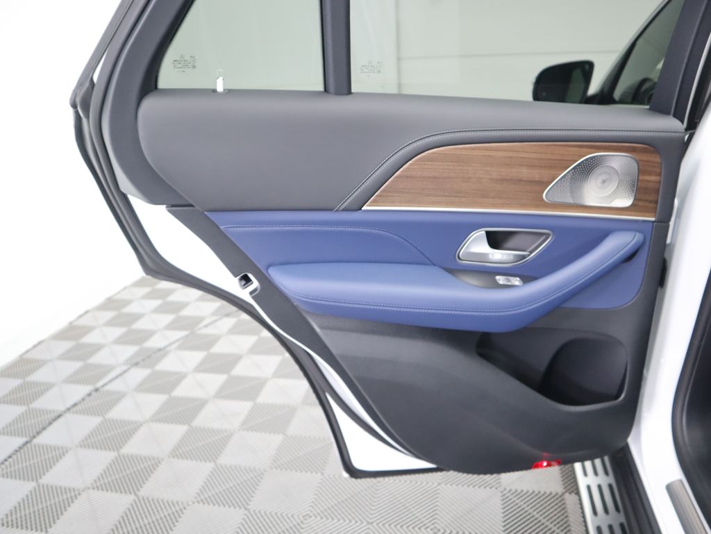 Thumbnail: 2026 Mercedes-Benz GLE - 28