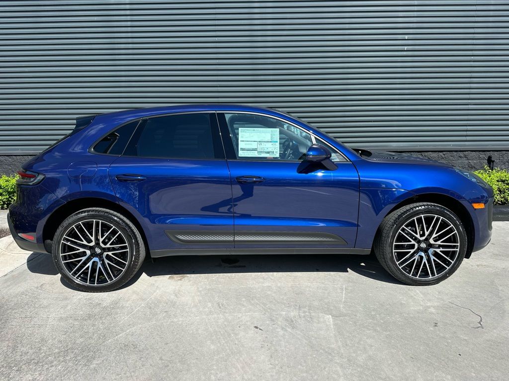 Thumbnail: 2026 Porsche Macan - 10