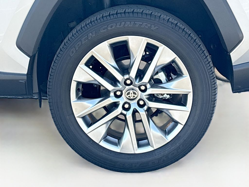 Thumbnail: 2024 Toyota RAV4 - 31