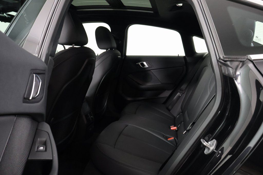 Thumbnail: 2024 BMW 2 Series - 11