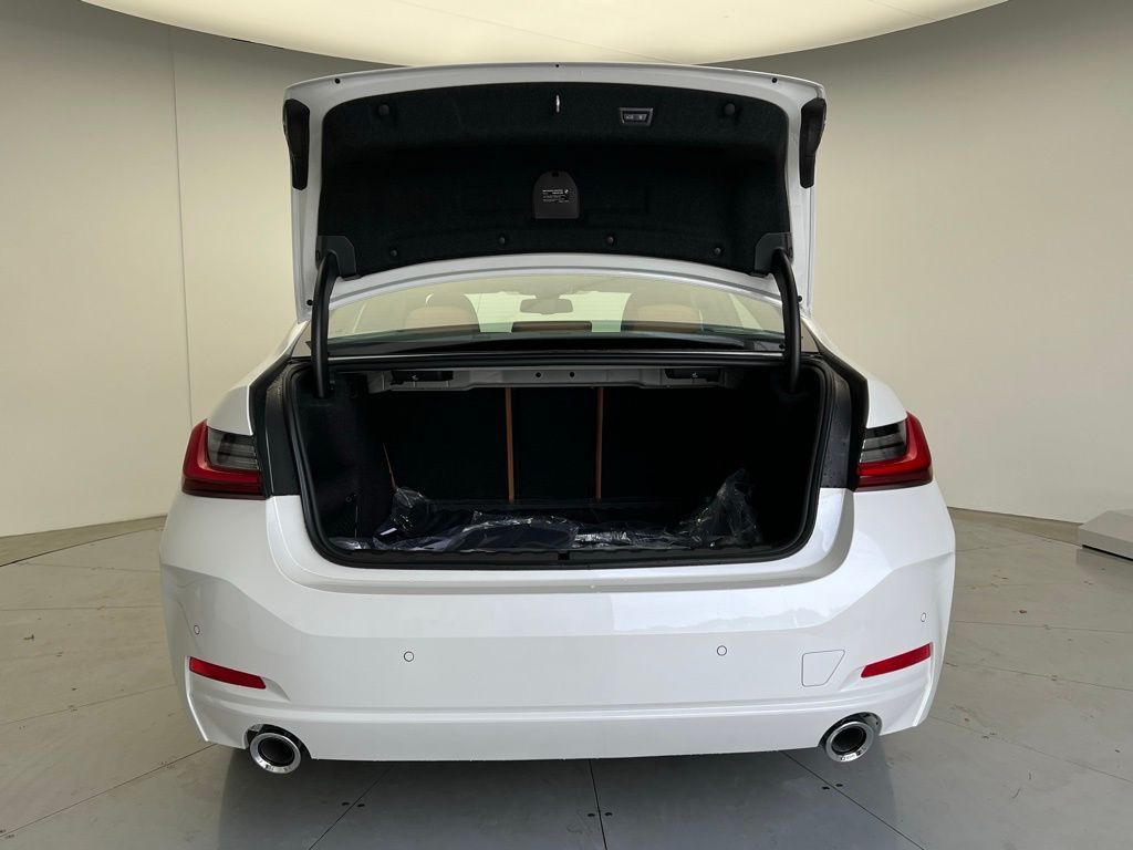 Thumbnail: 2026 BMW 3 Series - 5