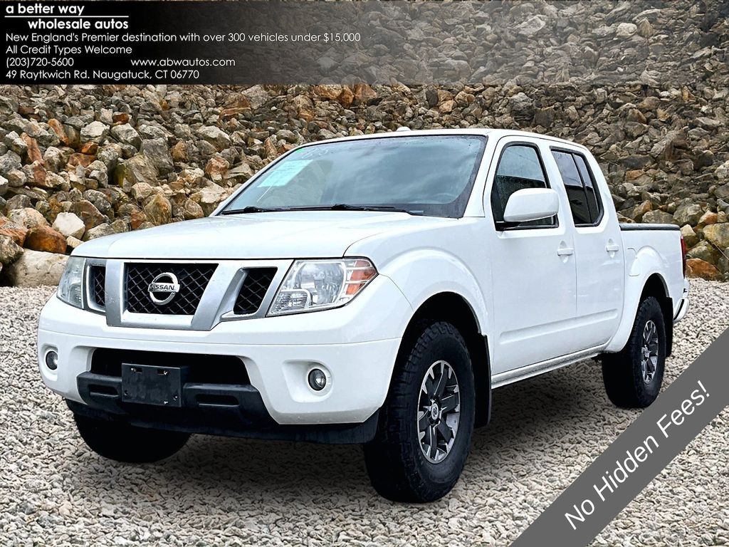 Glacier White 2015 Nissan Frontier PRO-4X Crew Cab 4WD Pickup Truck Four-Wheel Drive 6-Speed Manual Overdrive