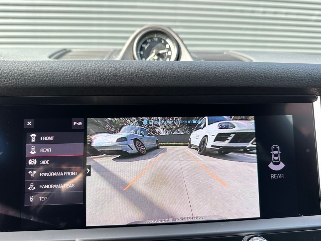 Thumbnail: 2026 Porsche Macan - 29