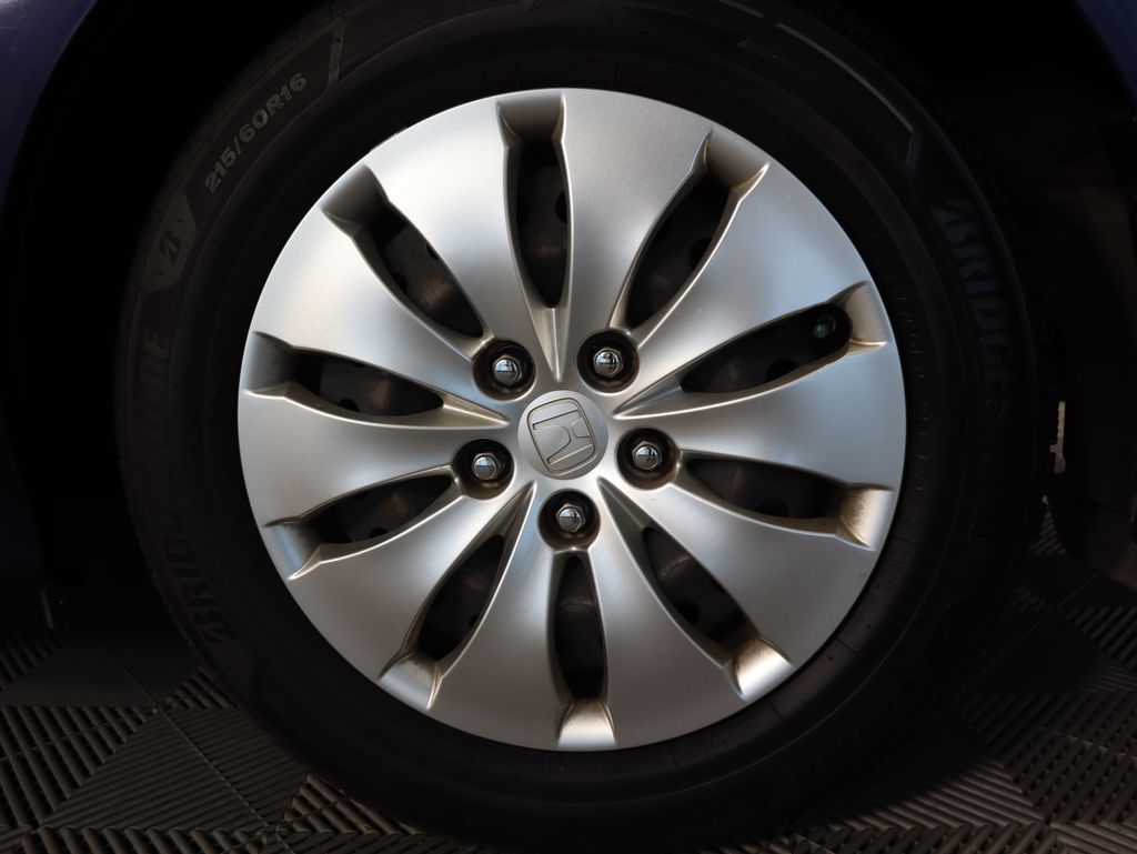 Thumbnail: 2012 Honda Accord - 28