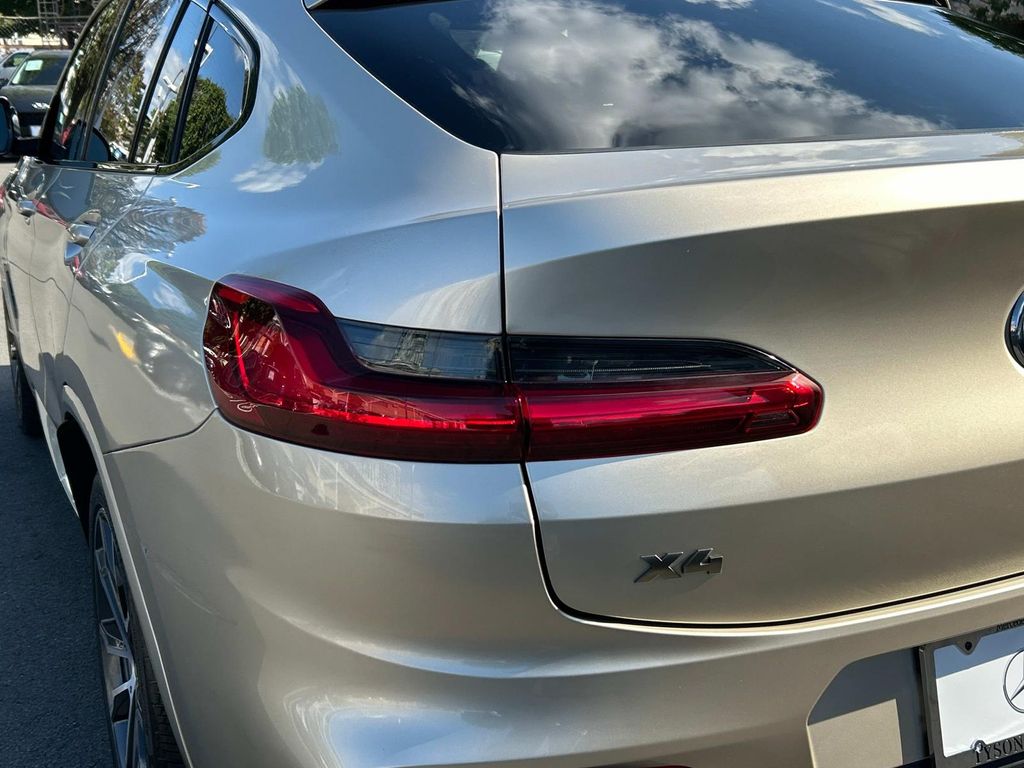 Thumbnail: 2020 BMW X4 - 11