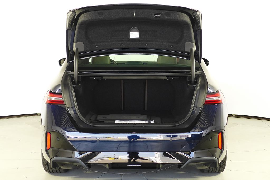 Thumbnail: 2024 BMW i5 - 10