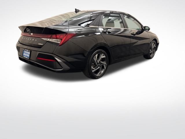 New 2025 Hyundai Elantra For Sale in Bedford, OH