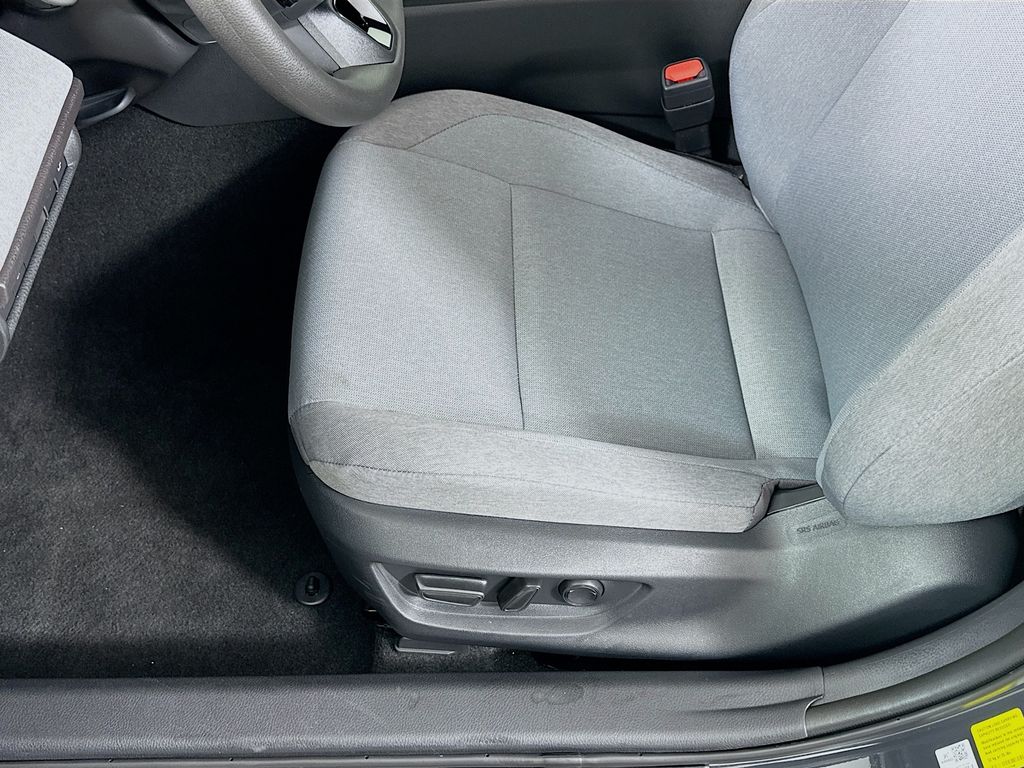 Thumbnail: 2025 Toyota Camry - 19