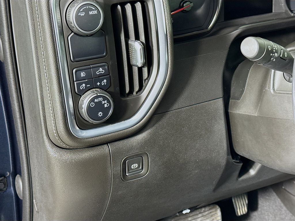 Thumbnail: 2022 Chevrolet Silverado 1500 - 10