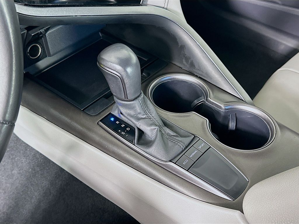 Thumbnail: 2024 Toyota Camry - 16