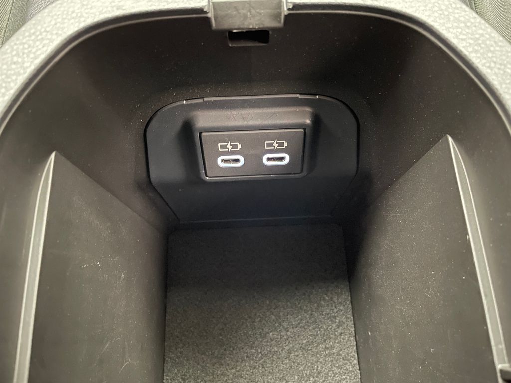 Thumbnail: 2025 Toyota RAV4 - 29