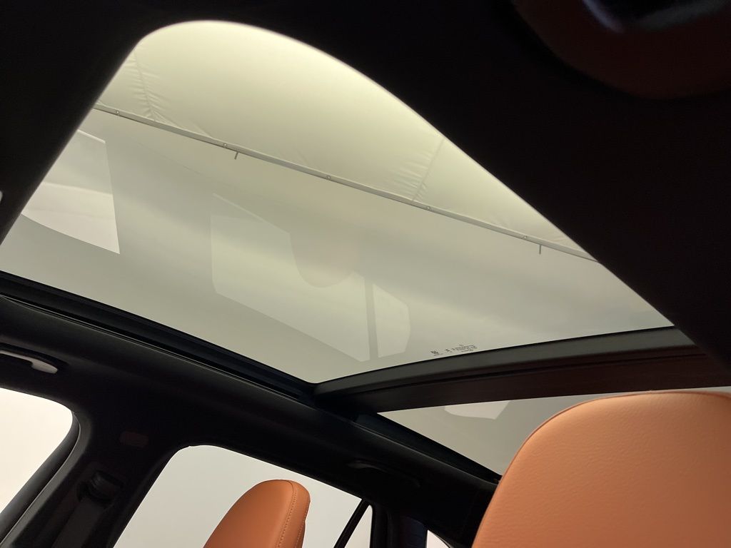 Thumbnail: 2026 Mercedes-Benz GLC - 22