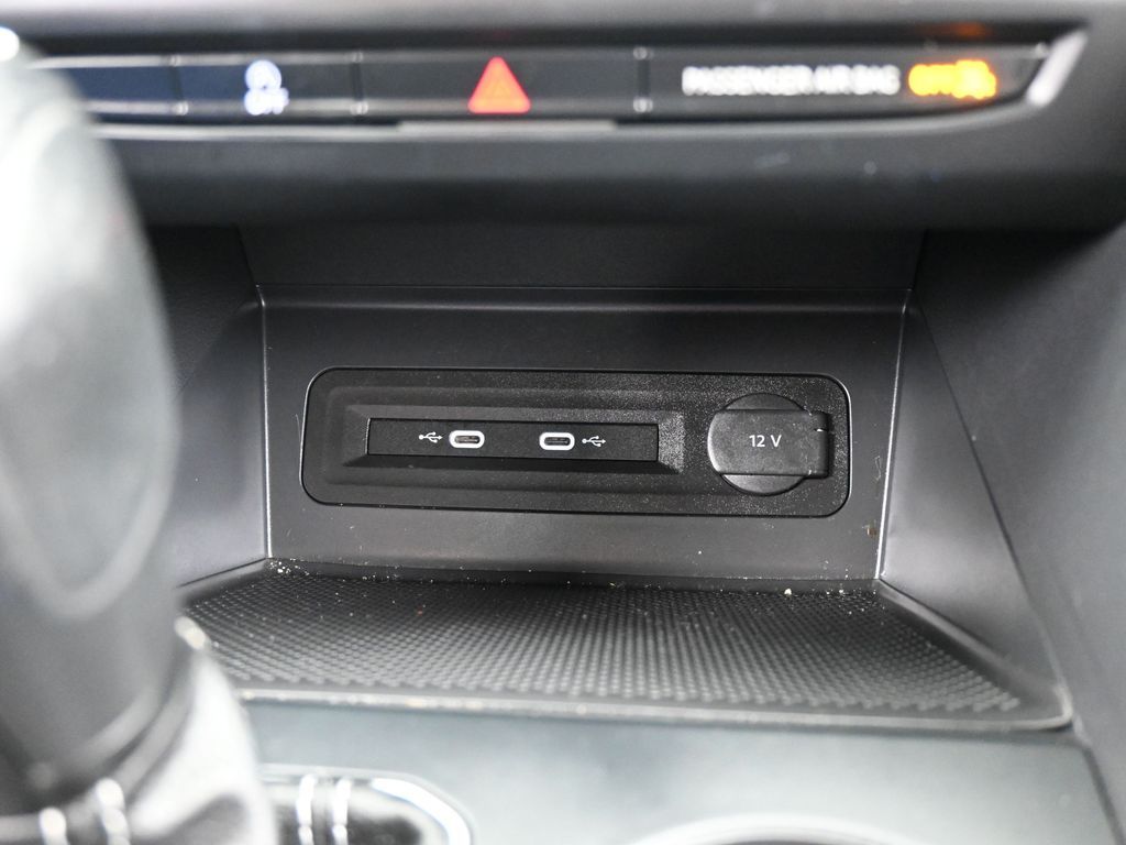 Used 2022 Deep Black Volkswagen 2.0T SE image 24