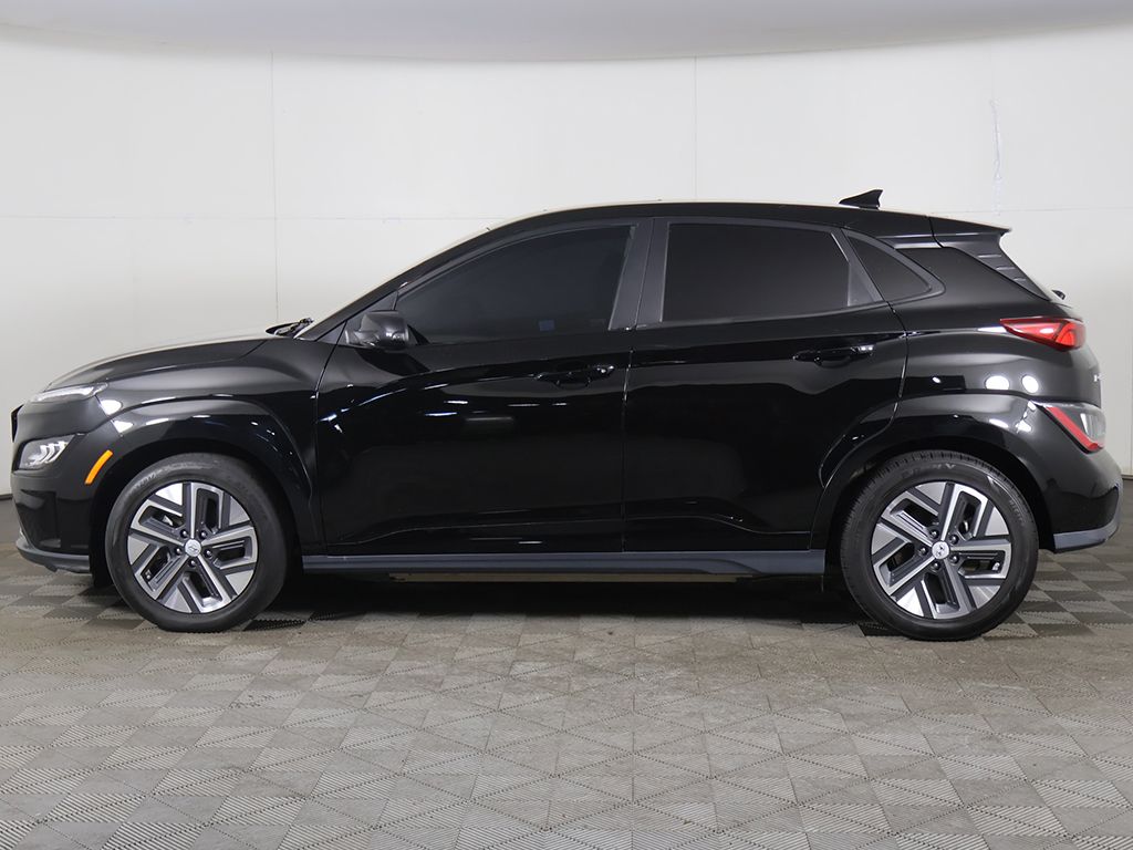 Used 2022 Black Hyundai Limited image 17