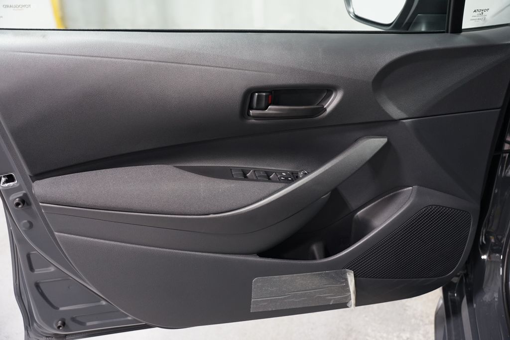 2025 Toyota Corolla LE 27