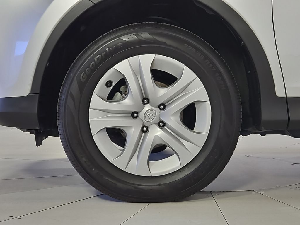 Thumbnail: 2015 Toyota RAV4 - 5